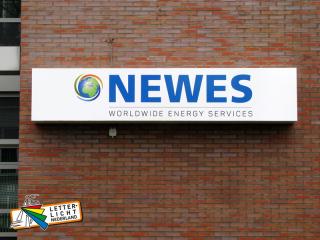 Gevel lichtbak met logo